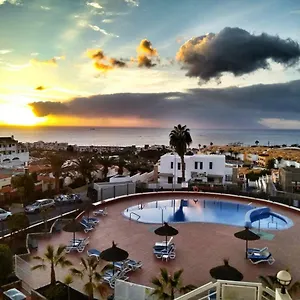 https://sunny-apartment-colina-blanca.adeje-hotels.com